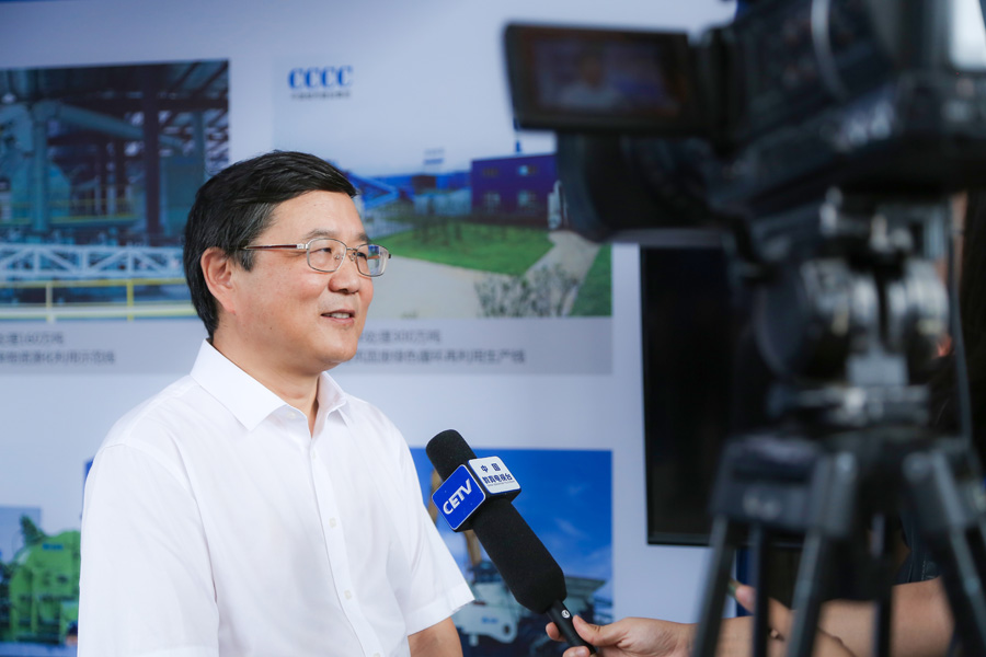 山美股份董事長楊安民接受中國教育電視臺采訪，談建筑垃圾資源化處理