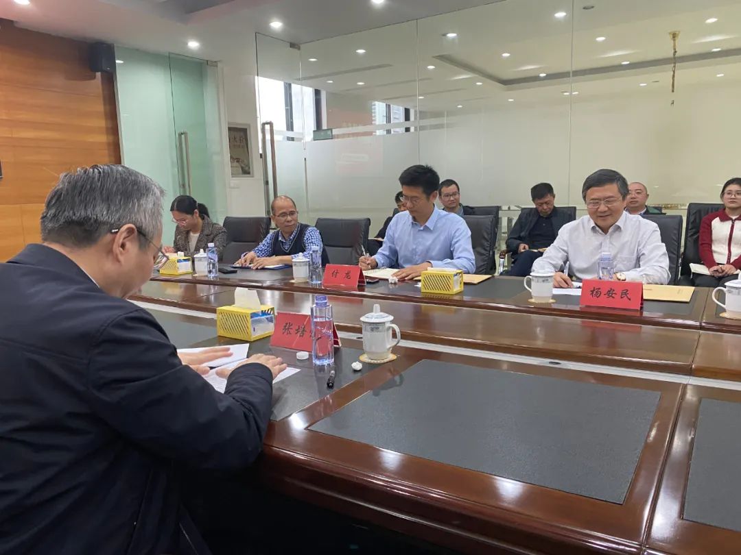 奉賢區(qū)人大常委會黨組書記、主任張培榮一行蒞臨上海山美股份開展“優(yōu)環(huán)境、穩(wěn)經(jīng)濟(jì)”大走訪大調(diào)研